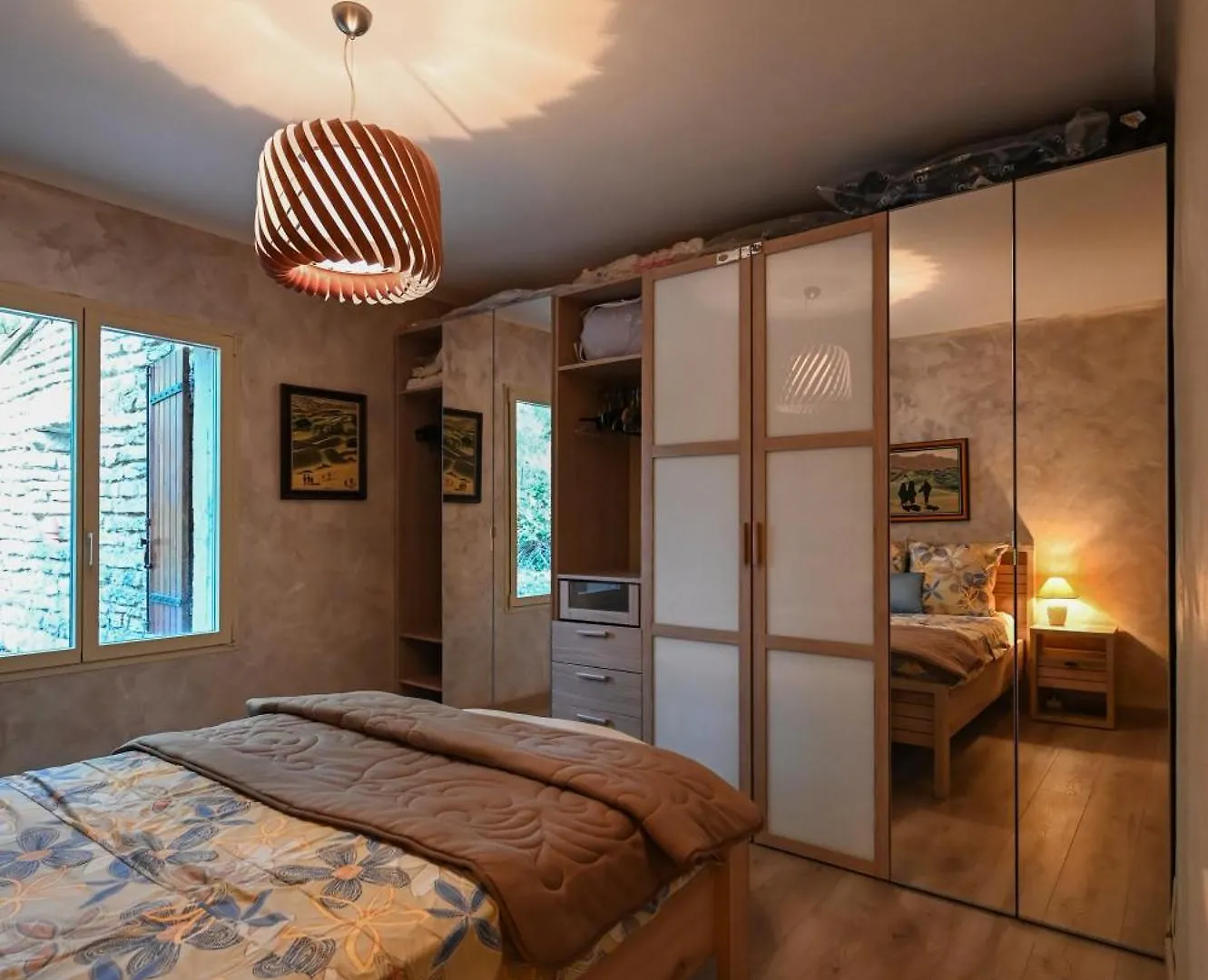Le Mas Des Vergiers Murs  Villa